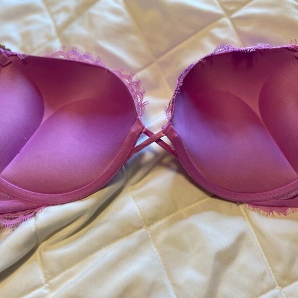 Victoria Secret Pink Lace Ultra Push-Up Bra with Gold Jeweled Straps - Picture 5 of 5